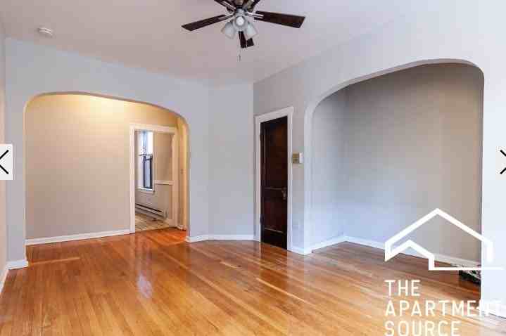 W Barry Ave #2 - Photo 3 of 7