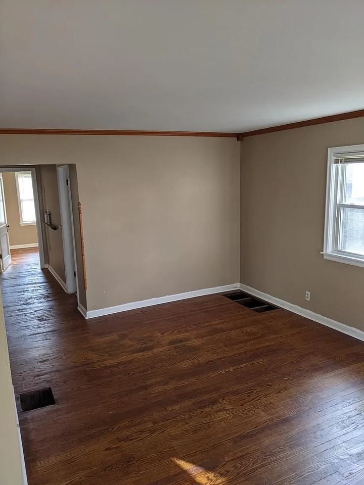 1719 Shirley Ave - Photo 5 of 8