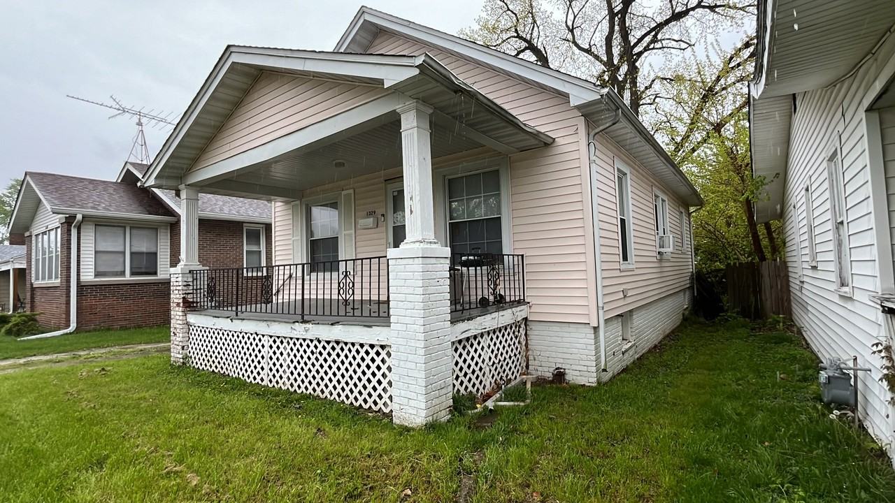 1329 E Riverside Ave - Photo 2 of 10