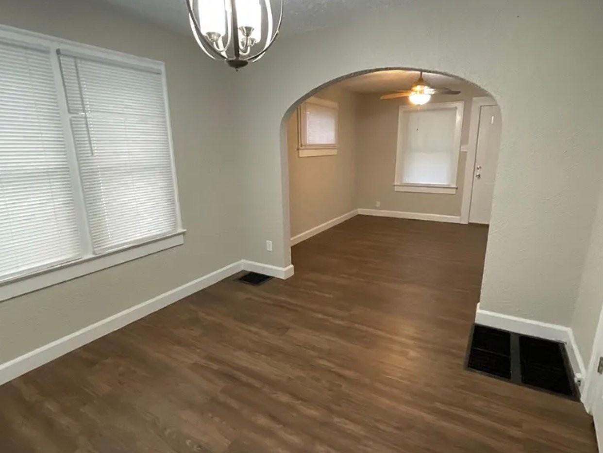 1637 S State Ave - Photo 4 of 10