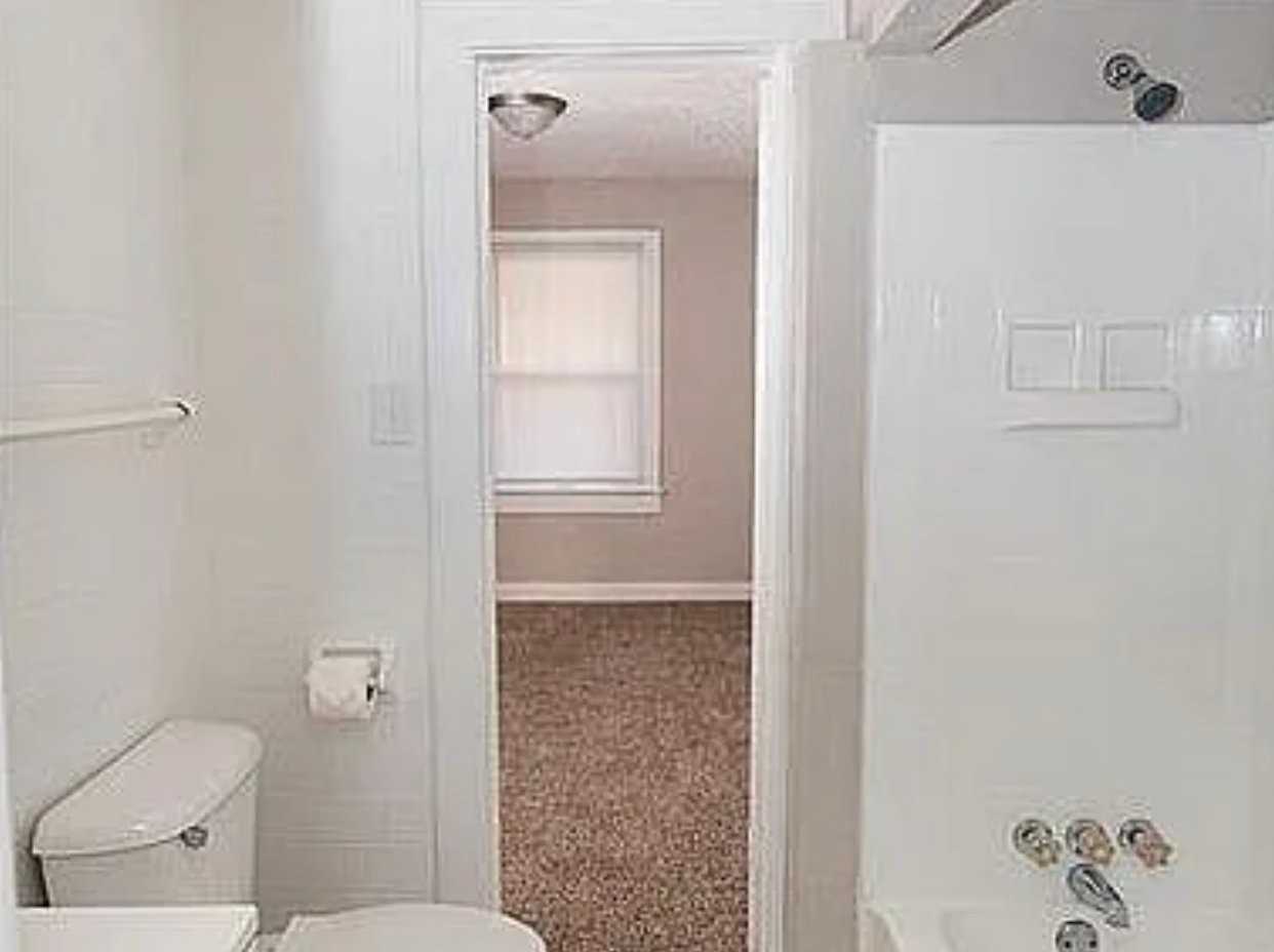 1637 S State Ave - Photo 6 of 10