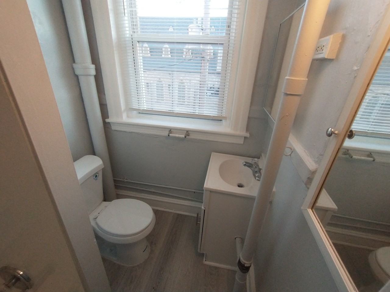 307 Dolphin St #4B - Photo 4 of 10