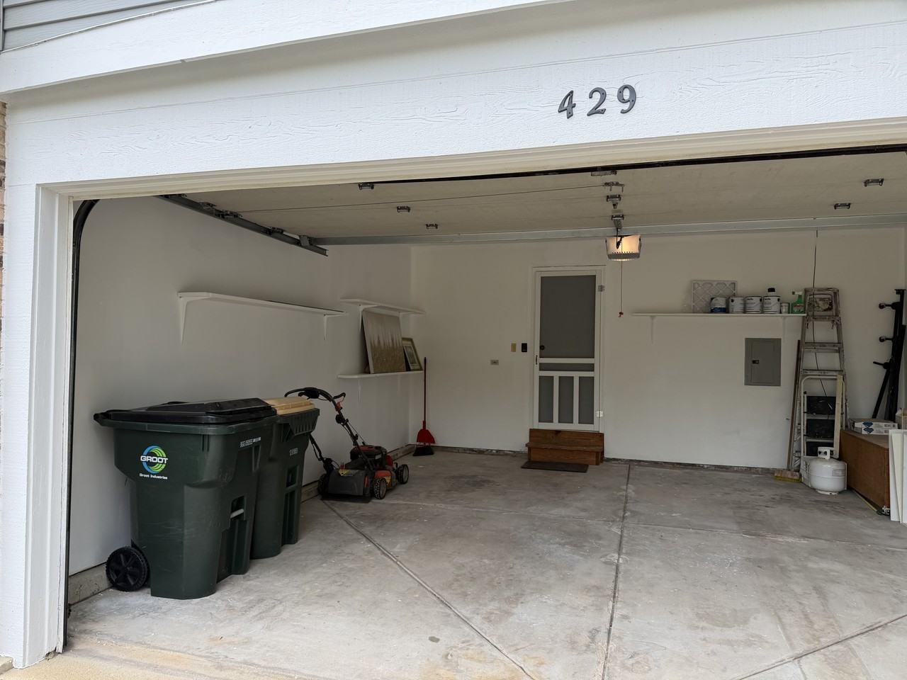 429 Prairieview Dr #B - Photo 2 of 18