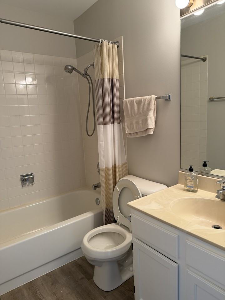 429 Prairieview Dr #B - Photo 6 of 18