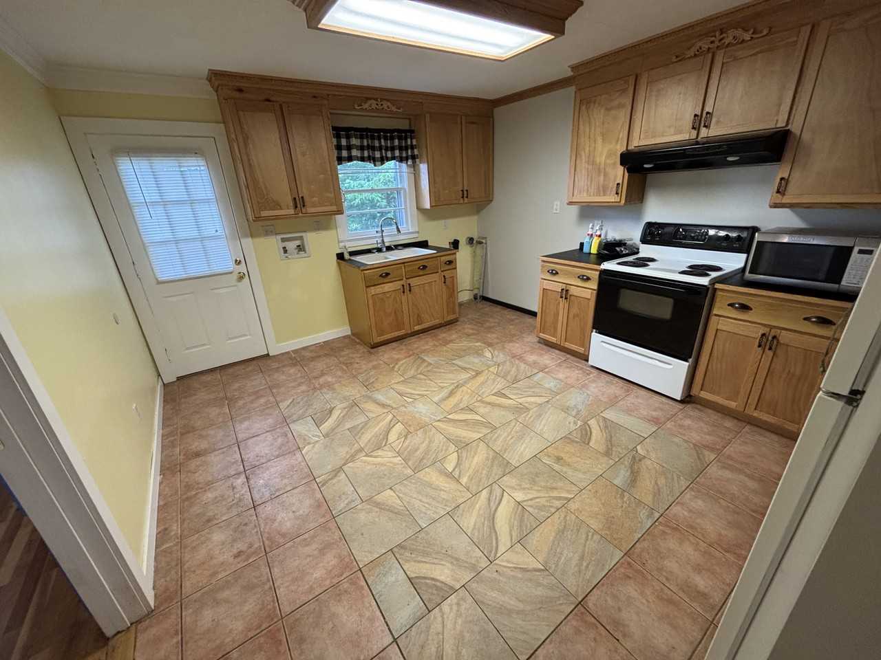 208 Marietta St #208 - Photo 4 of 4