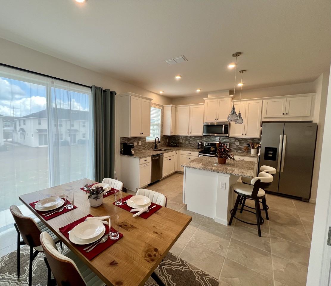 1151 Boardwalk Pl #1 - Photo 5 of 18