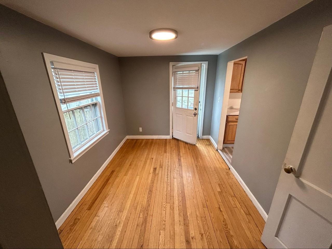 2 Merrow St #2 - Photo 5 of 12