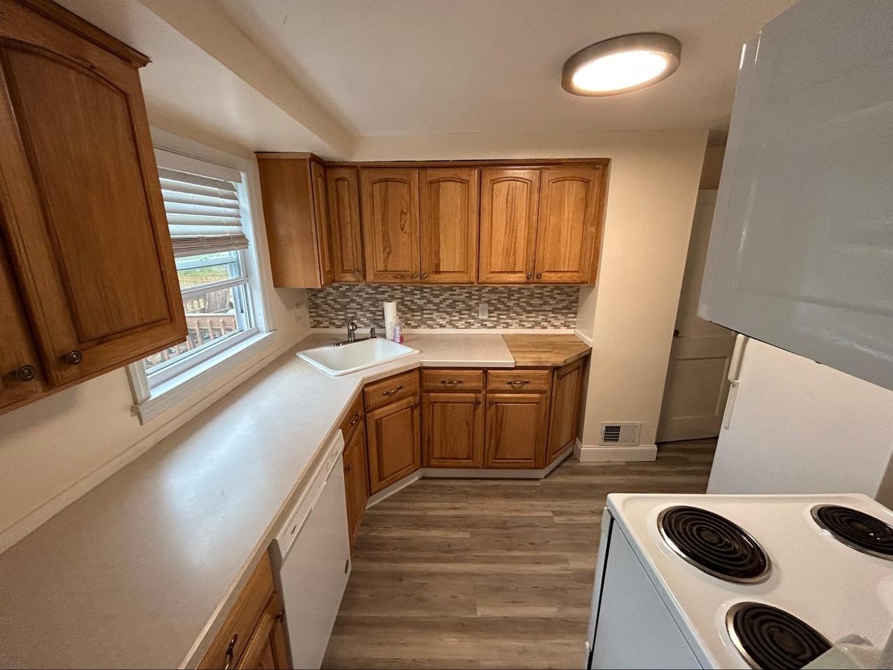 2 Merrow St #2 - Photo 6 of 12