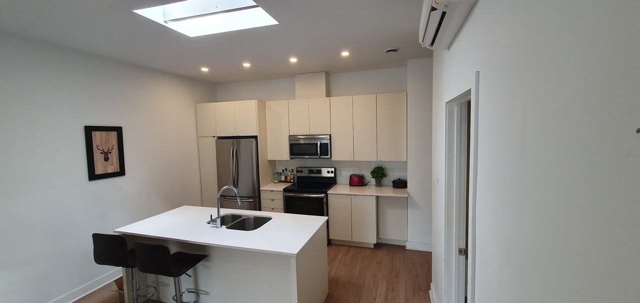 7579 Rue Saint-Hubert - Photo 2 of 7