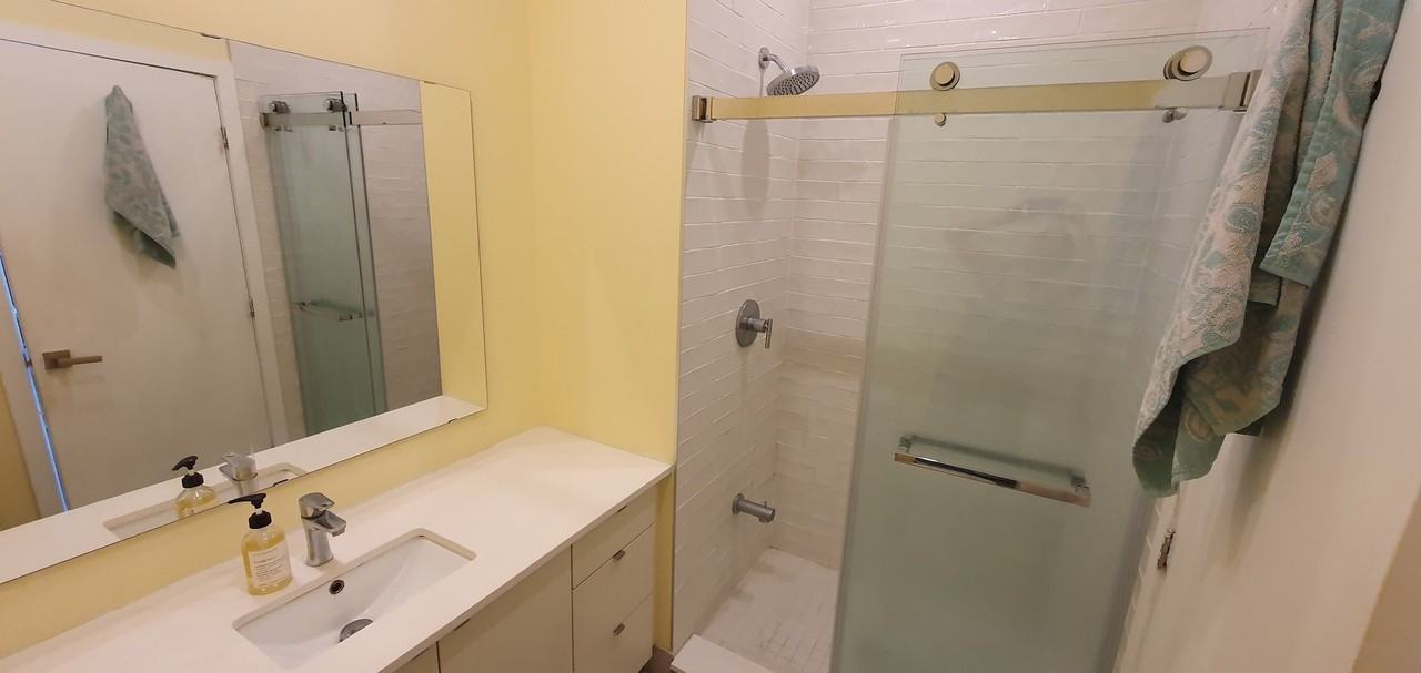 7579 Rue Saint-Hubert - Photo 7 of 7