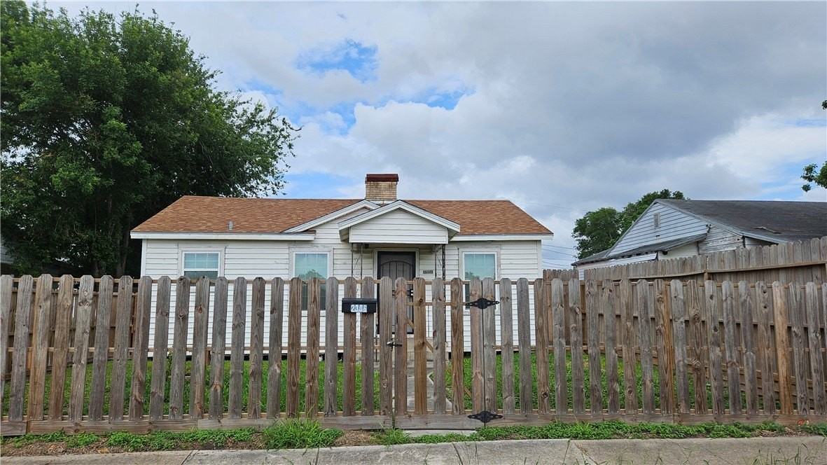 2306 Prescott St - Photo 2 of 13