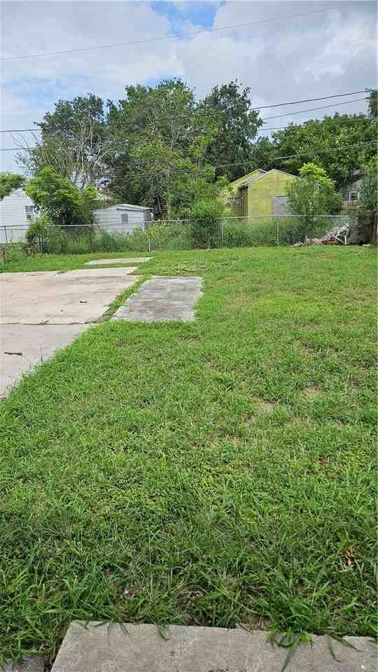 2306 Prescott St - Photo 4 of 13