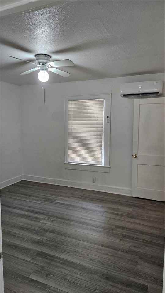 2306 Prescott St - Photo 5 of 13