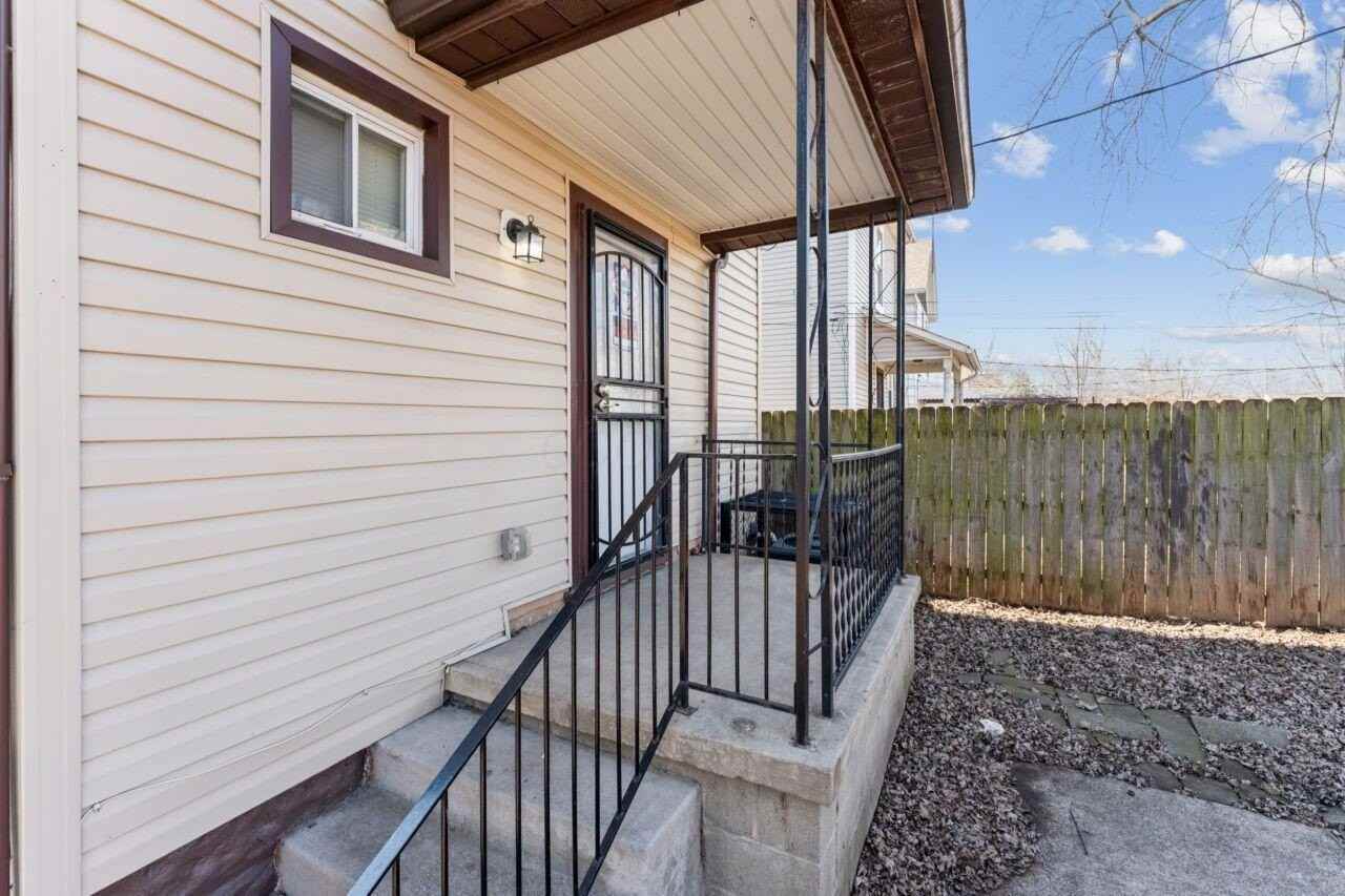 274 E Barthman Ave - Photo 3 of 26