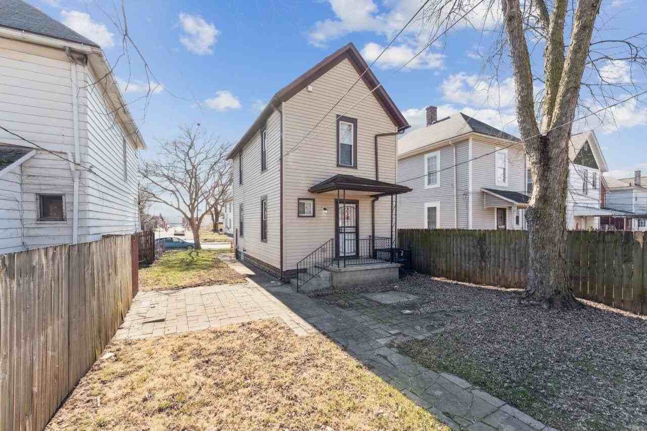 274 E Barthman Ave - Photo 5 of 26