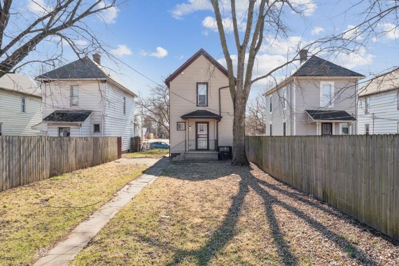 274 E Barthman Ave - Photo 7 of 26