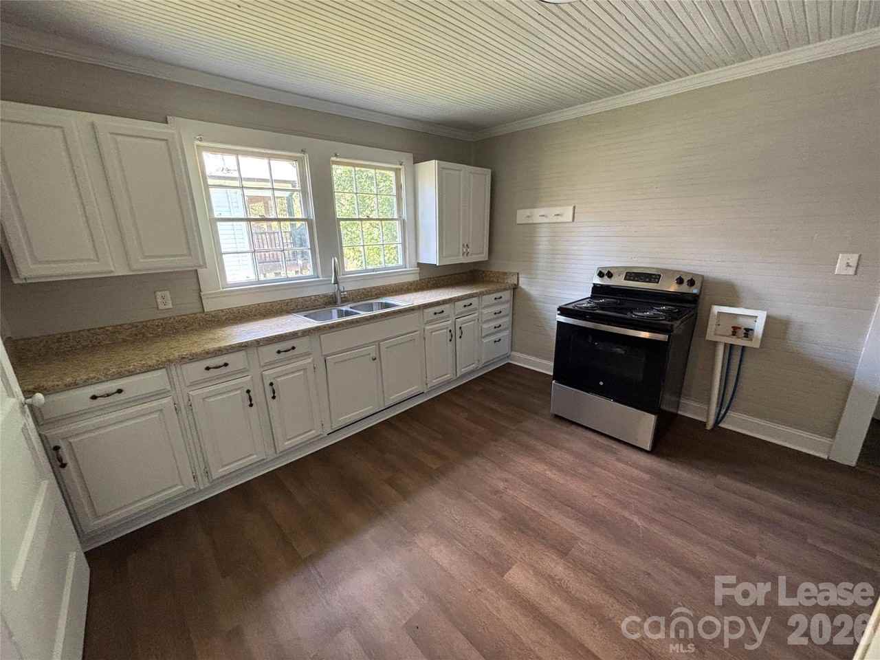210 Basin Ave - Photo 4 of 6