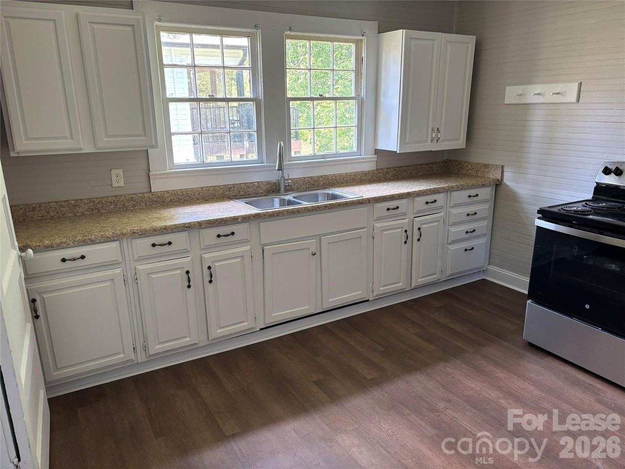 210 Basin Ave - Photo 5 of 6