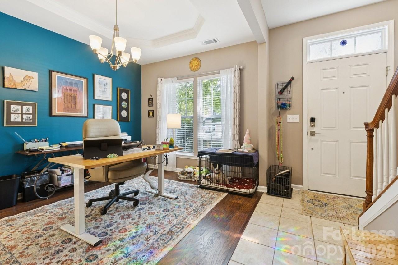 6037 Queens Walk Ct - Photo 2 of 38