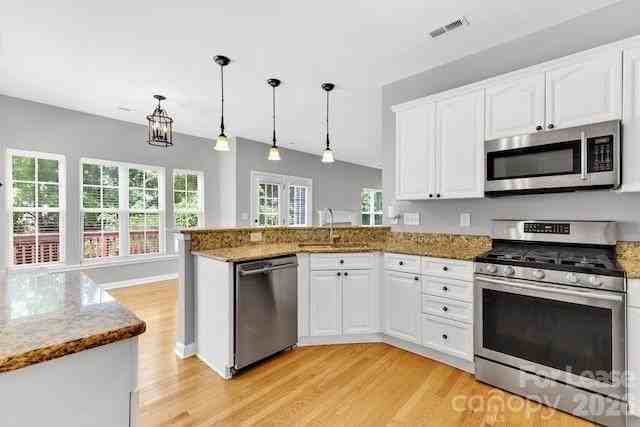 5010 Bellville Ct - Photo 4 of 16