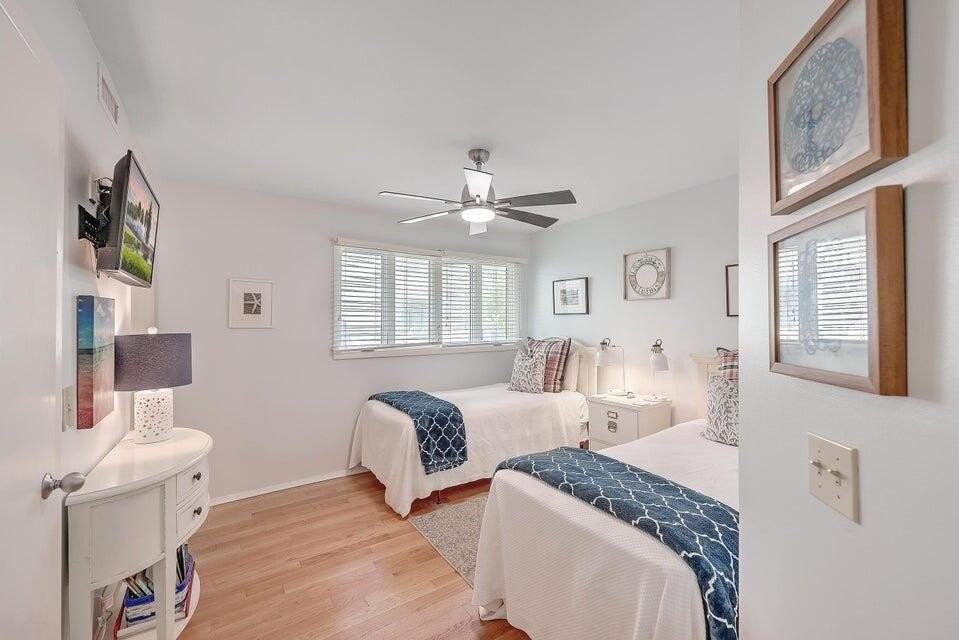 1115 Duneside Rd - Photo 5 of 34