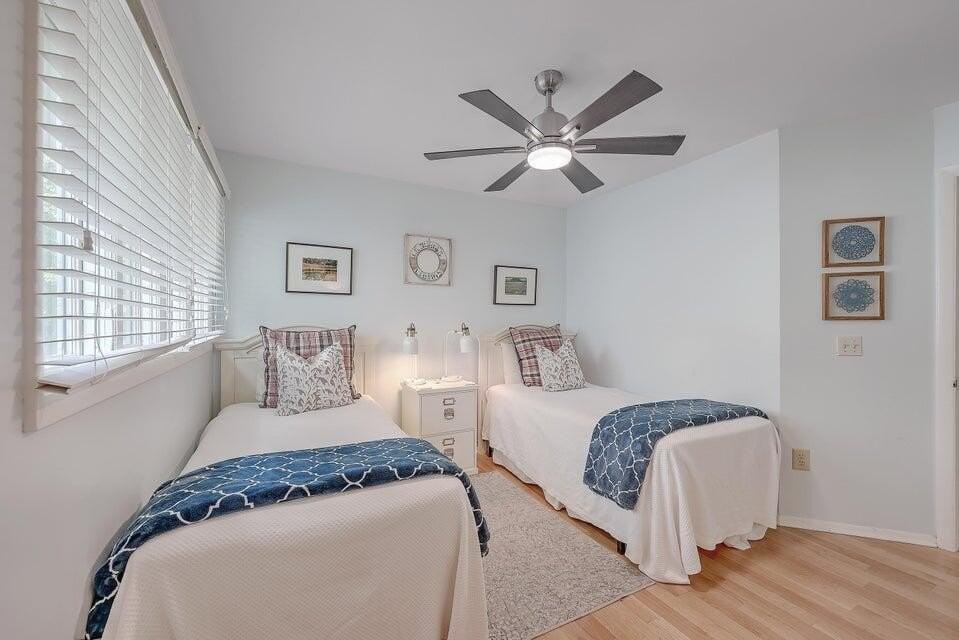 1115 Duneside Rd - Photo 6 of 34