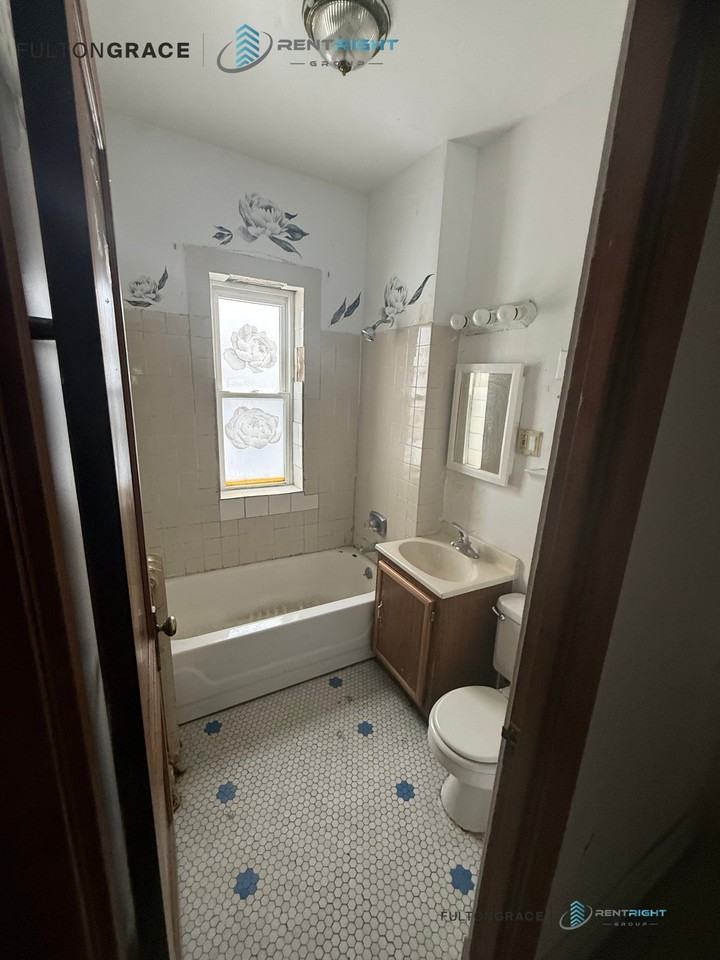 4832 W Montrose Ave #4404-3N - Photo 4 of 12