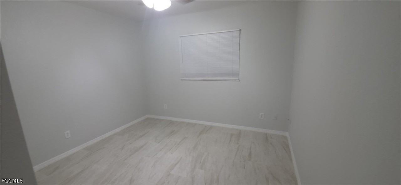 1144 Essex St E - Photo 5 of 12