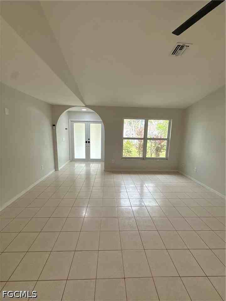 233 Sw 43rd St - Photo 6 of 21