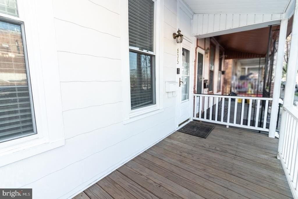 635 Chambers St - Photo 4 of 27