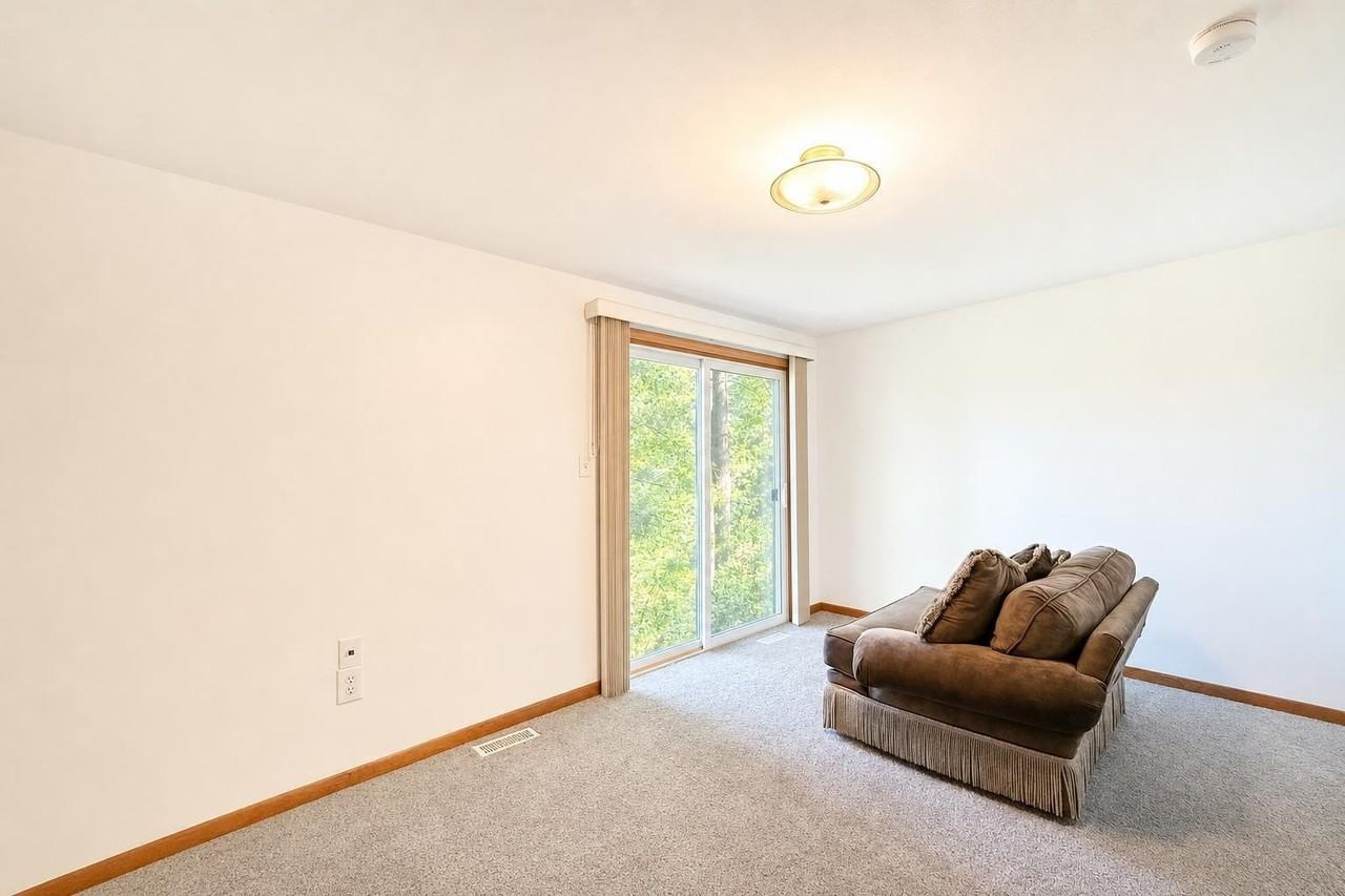 8649 Hidden Lake Dr - Photo 3 of 13