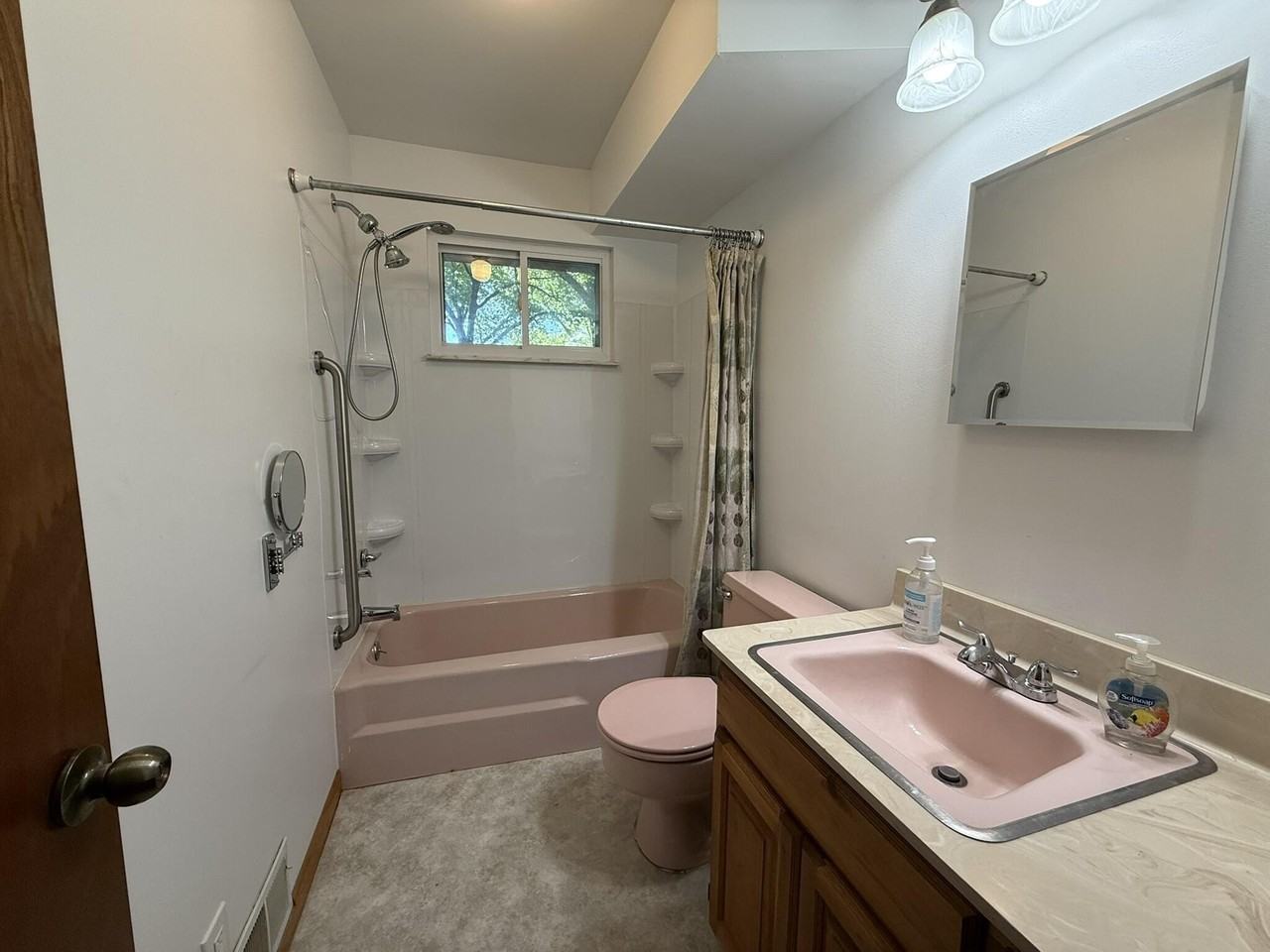 8649 Hidden Lake Dr - Photo 5 of 13