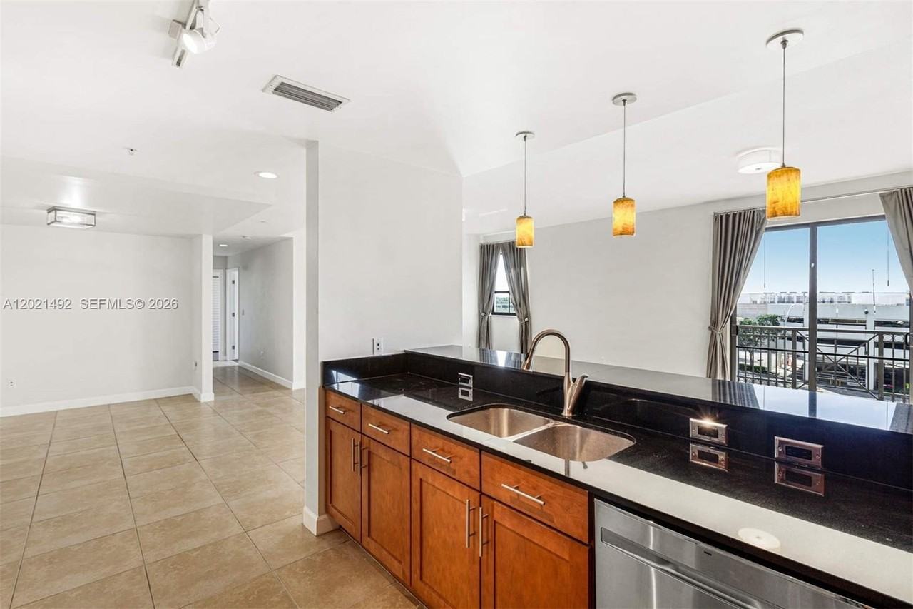 8390 Sw 72nd Ave #412 - Photo 6 of 20