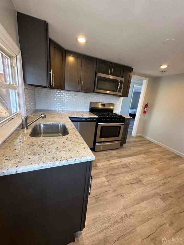 35 Lavern St #2FL - Photo 5 of 14