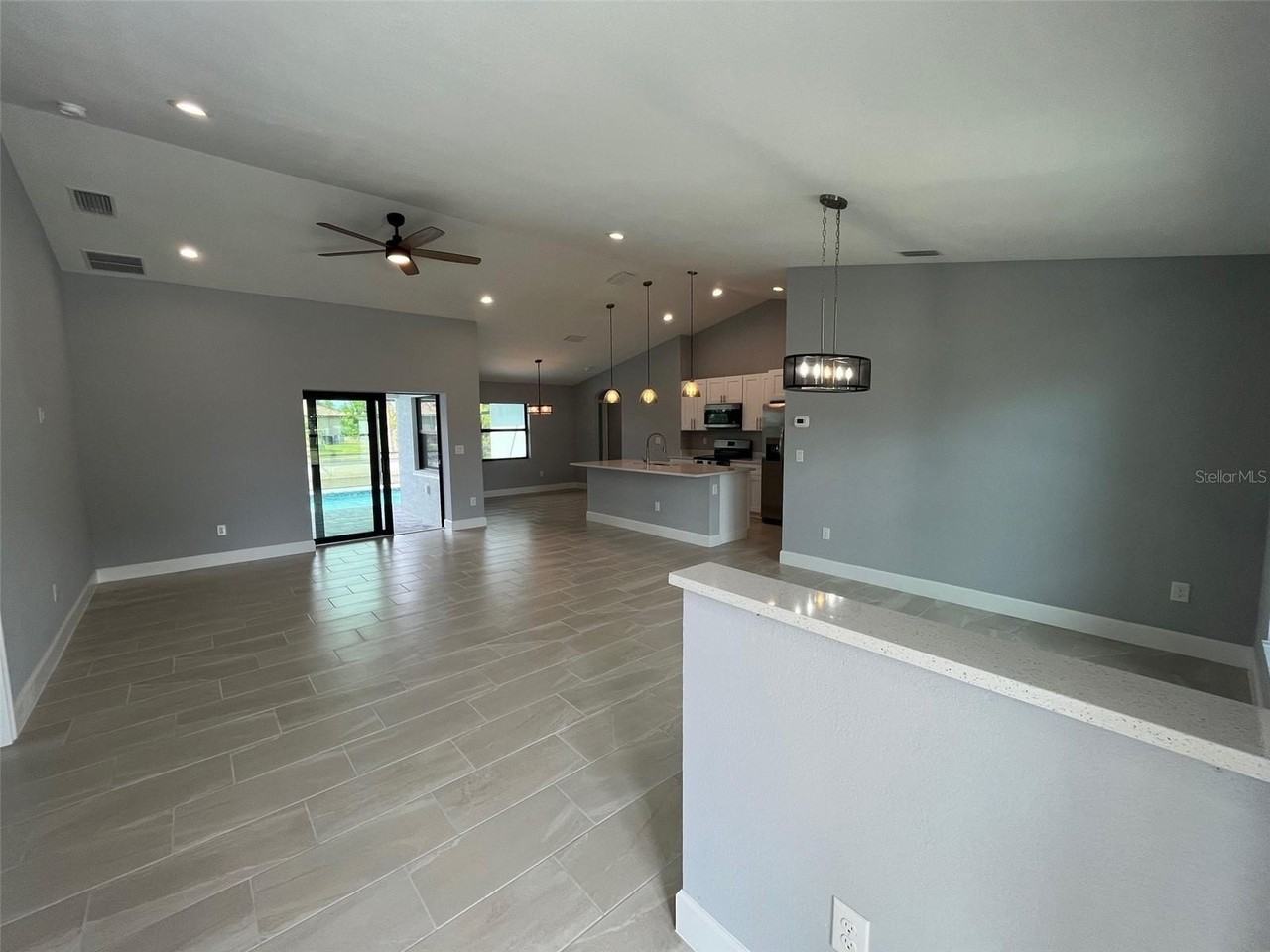 13180 Amaryllis Cir - Photo 3 of 20