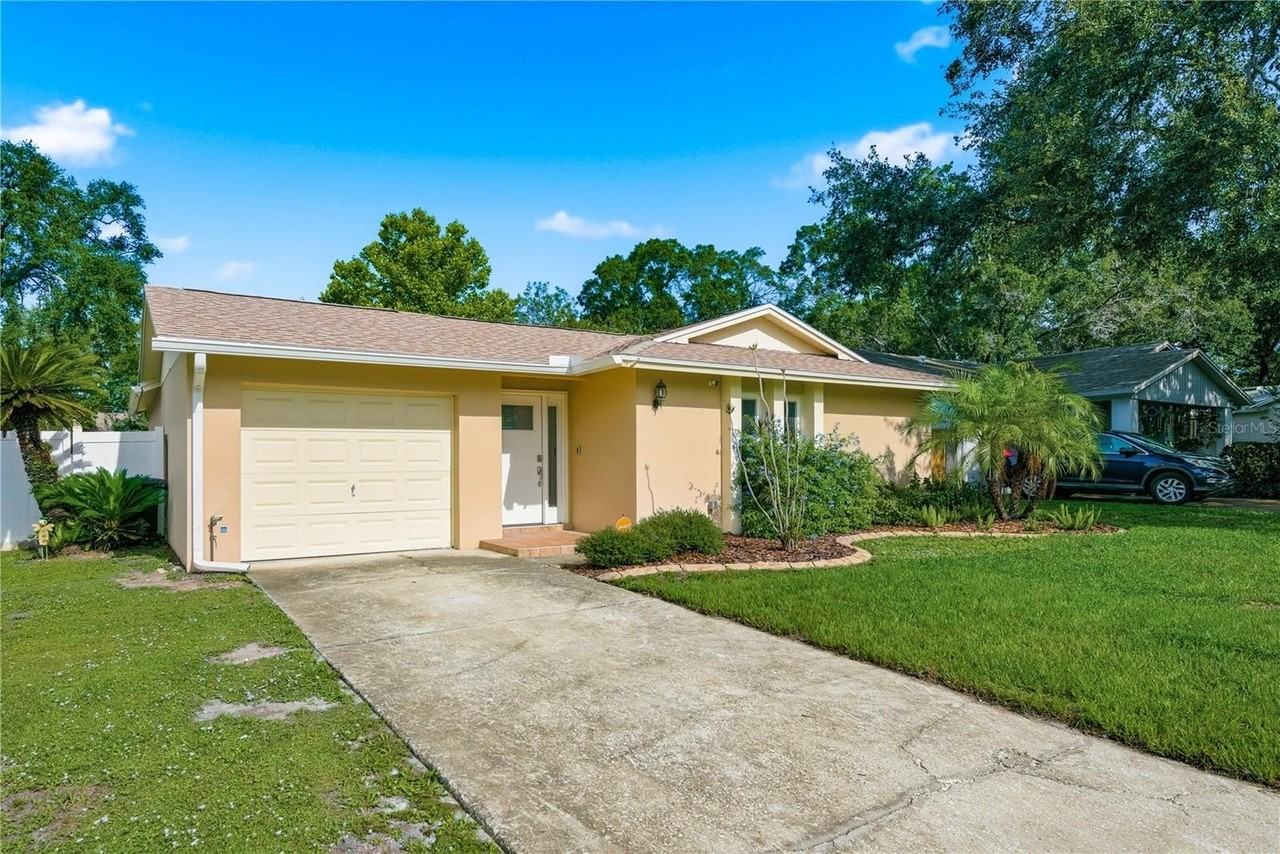 2914 Cypress Green Dr - Photo 3 of 31