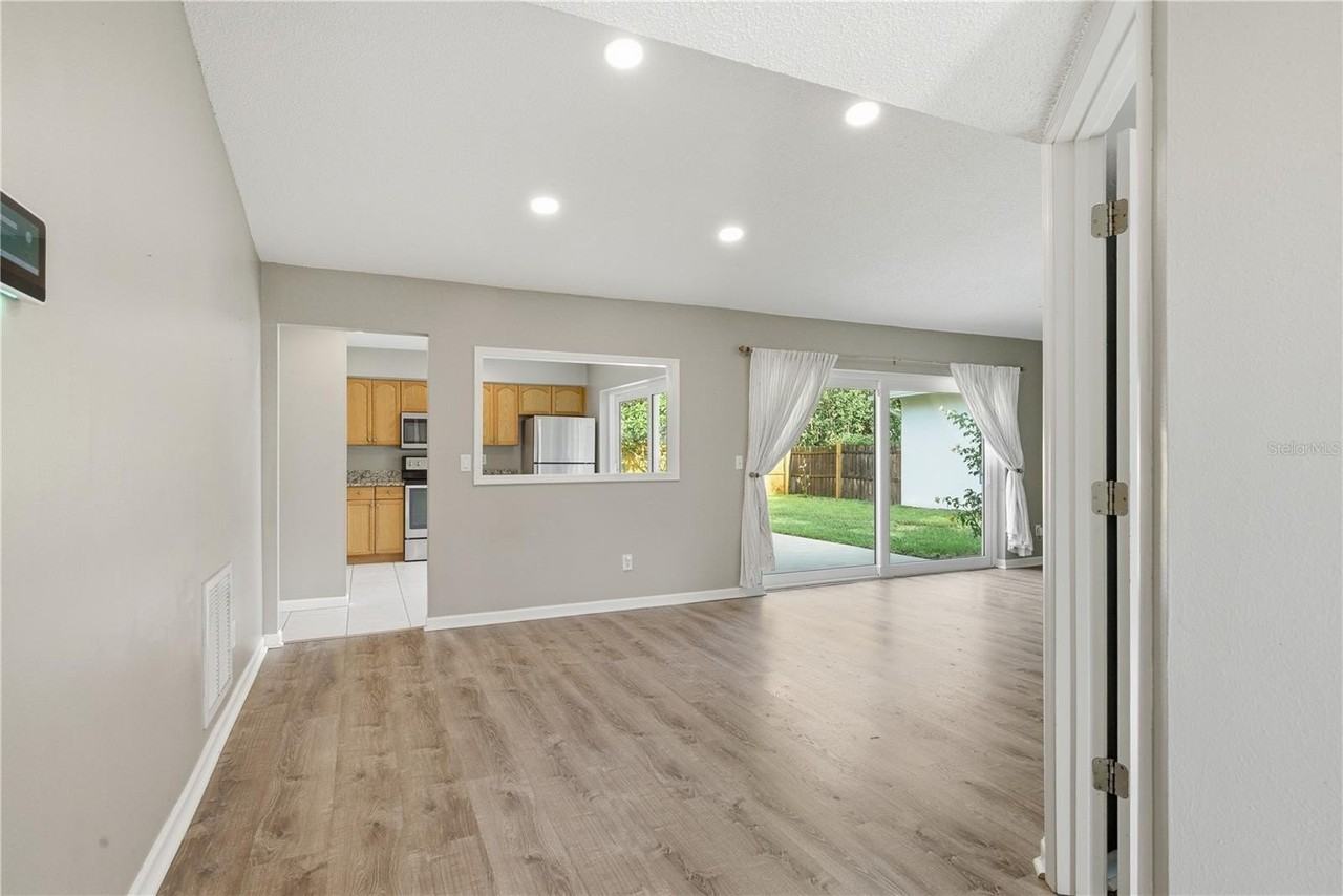 2914 Cypress Green Dr - Photo 5 of 31