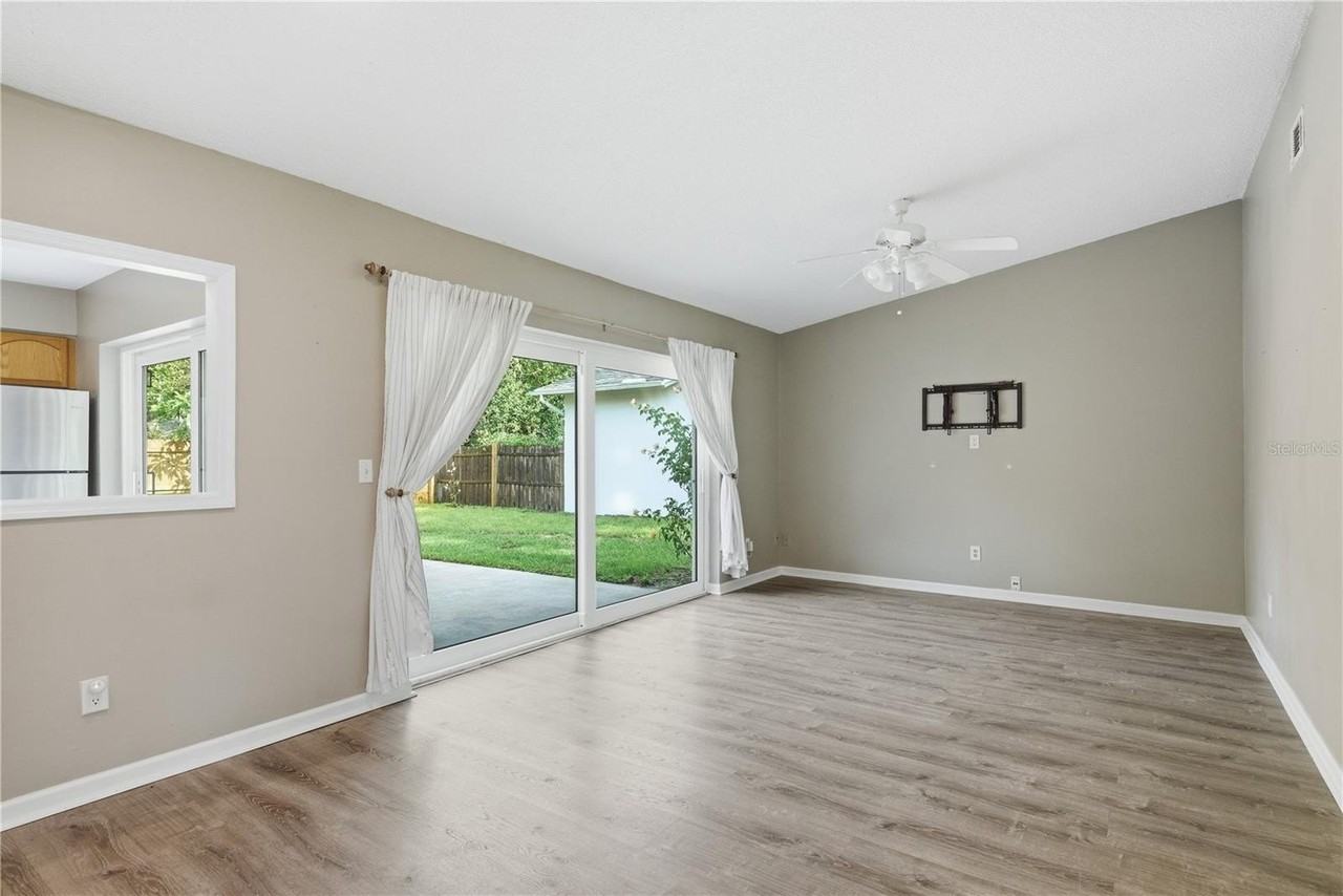 2914 Cypress Green Dr - Photo 6 of 31