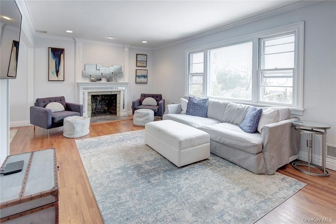 441 Boston Post Rd - Photo 2 of 16