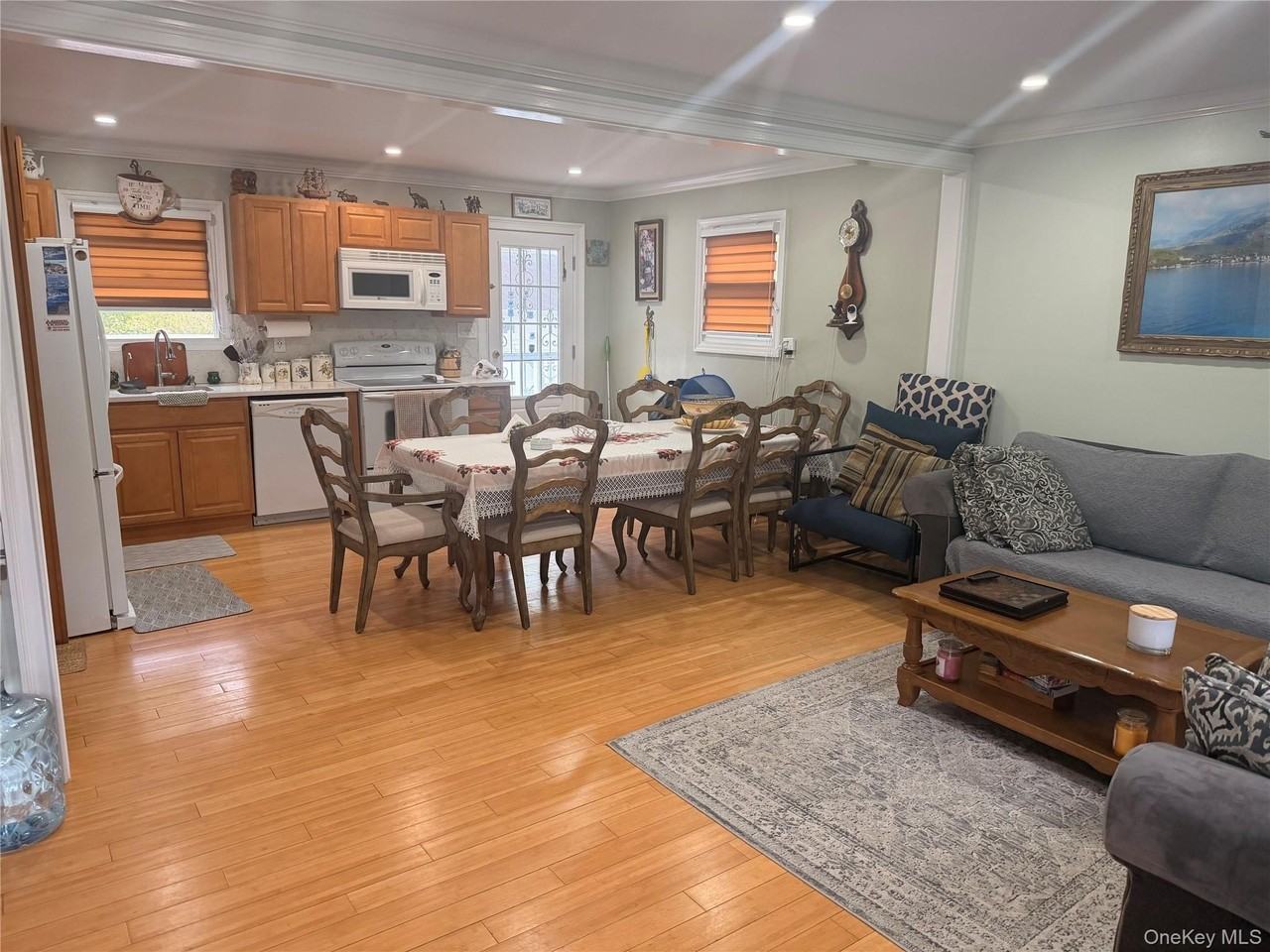 19 Westbury Dr - Photo 3 of 10