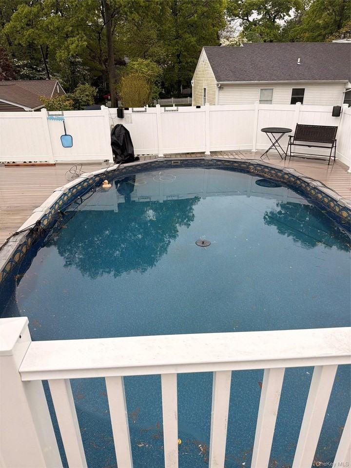 19 Westbury Dr - Photo 7 of 10