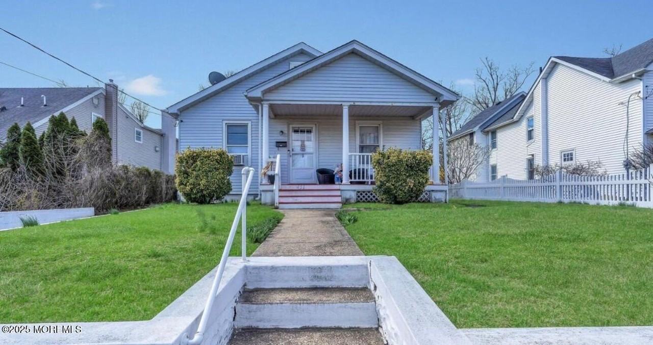 458 West St - Photo 2 of 4