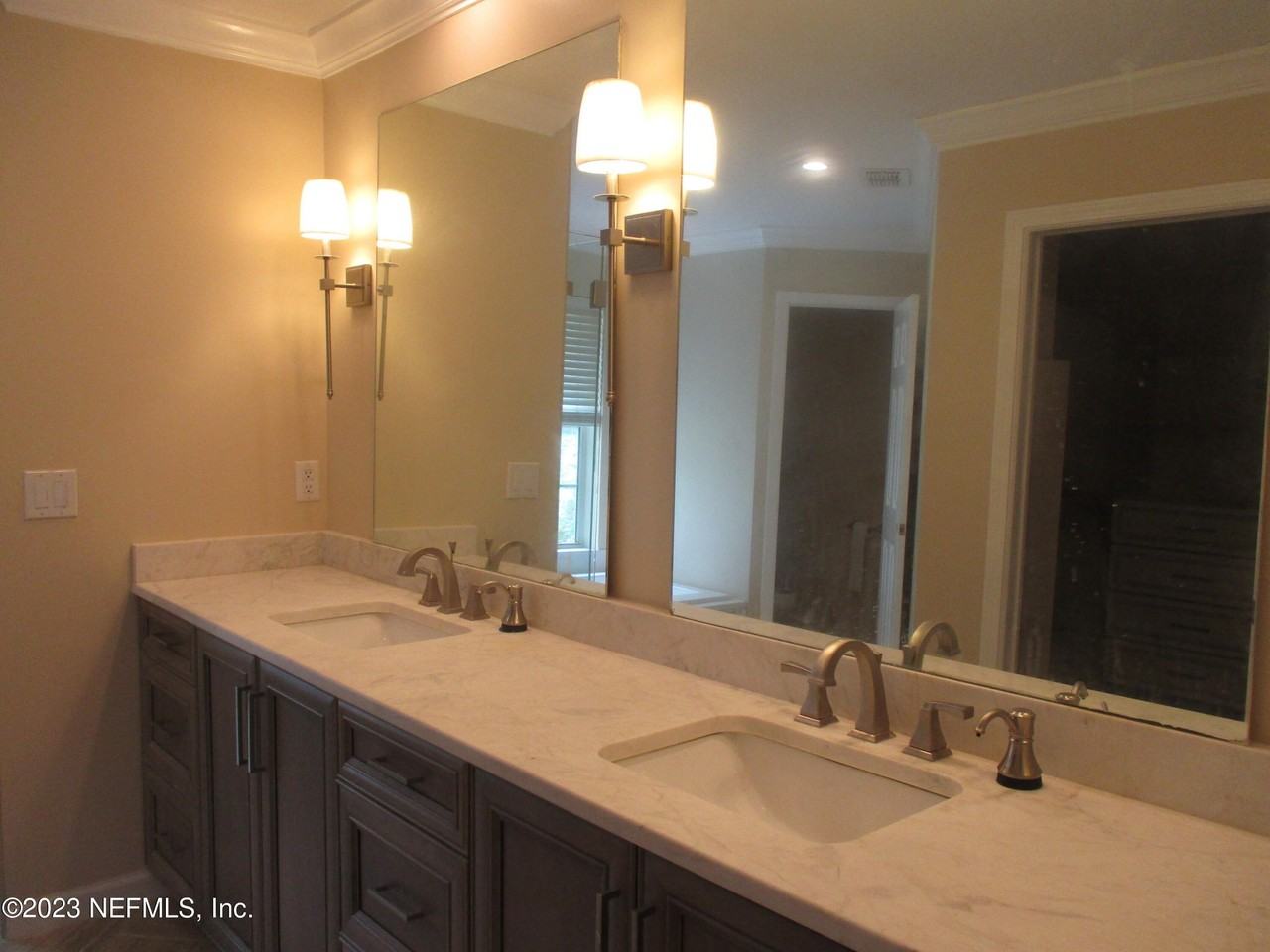 3726 Reedpond Dr N - Photo 5 of 10