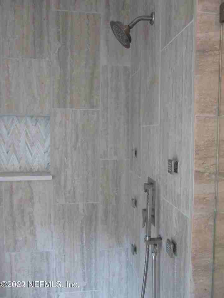 3726 Reedpond Dr N - Photo 7 of 10