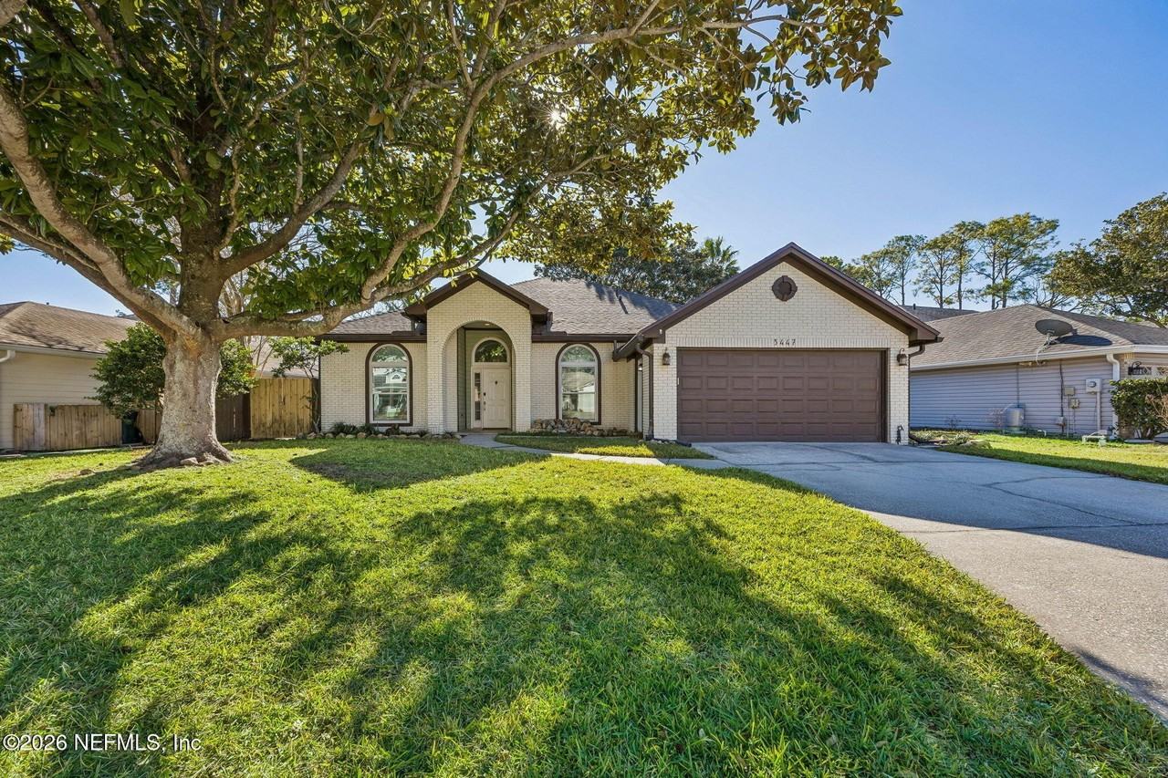 3447 Heron Dr N - Photo 3 of 48