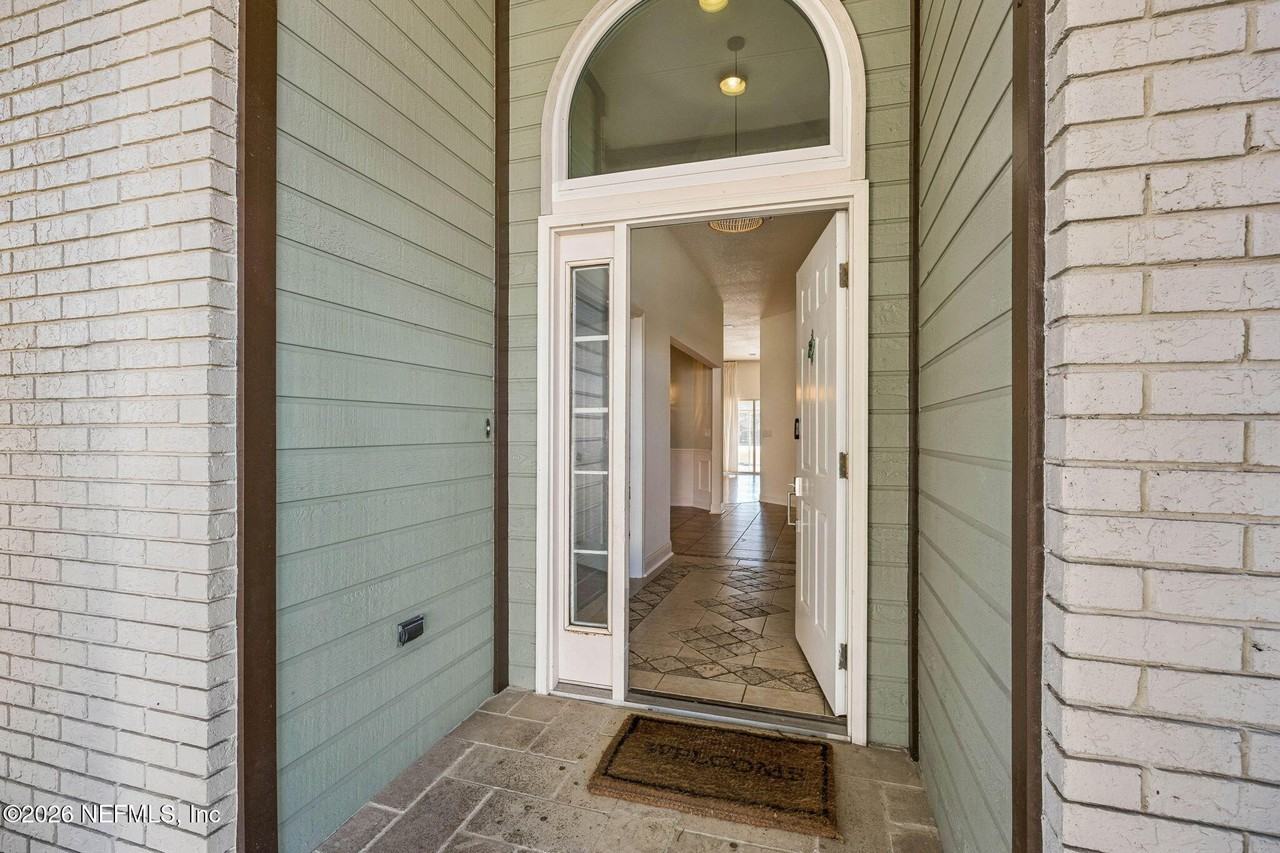 3447 Heron Dr N - Photo 4 of 48