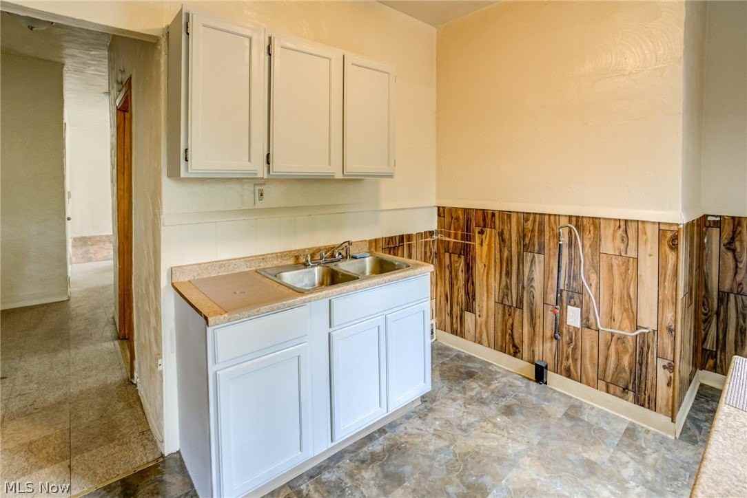 3467 E 149th St #1 - Photo 7 of 18