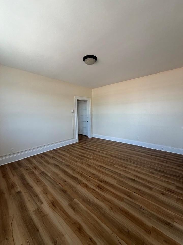 72 S Main St #A - Photo 6 of 11