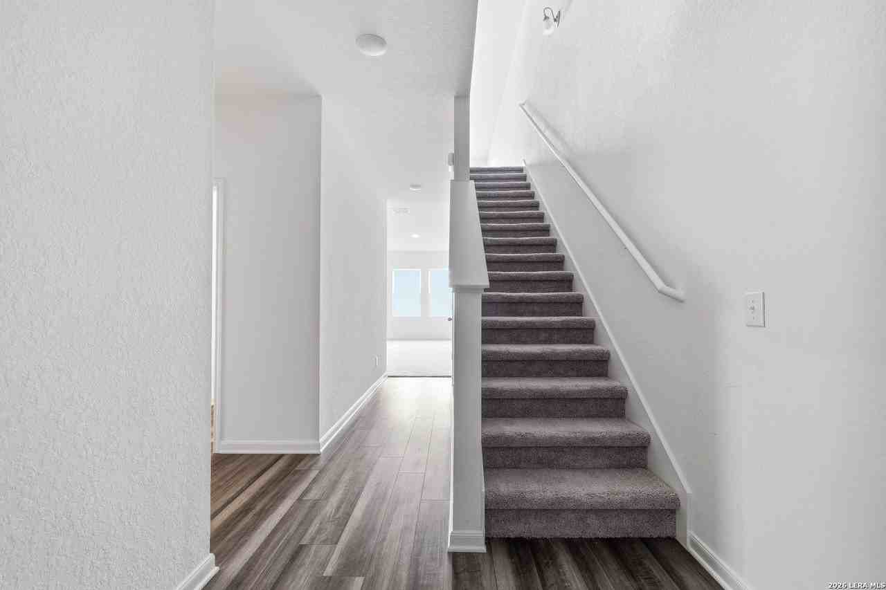 874 Barnacle Ct - Photo 3 of 29