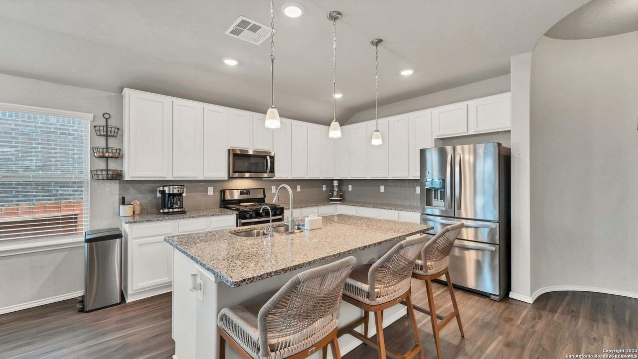1711 Stone House - Photo 3 of 24